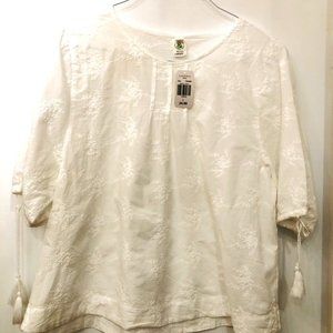 NWT White Eyelet Short Sleeve Top L